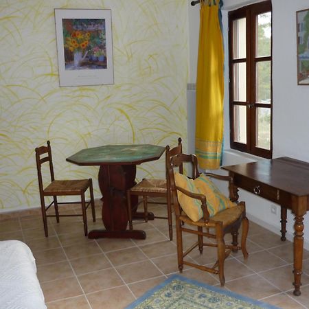 Le Val Leron Bed & Breakfast Valaurie Exterior photo