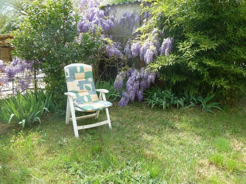 Le Val Leron Bed & Breakfast Valaurie Exterior photo